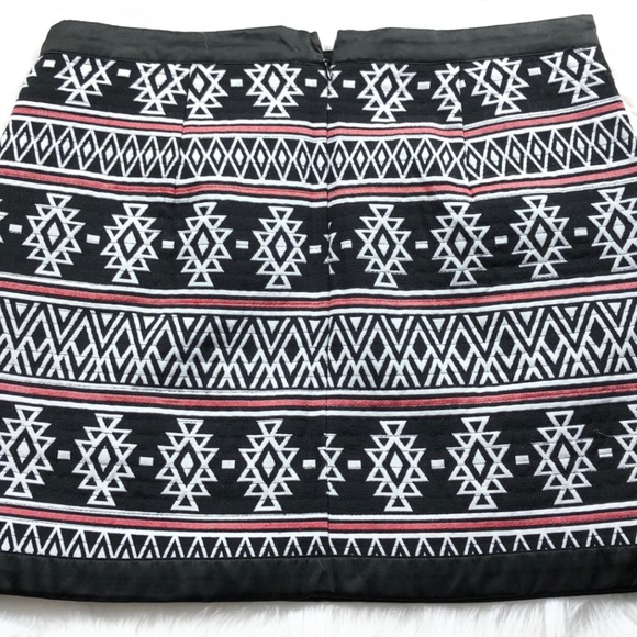 Forever 21 Quilted Aztec Print Mini Skirt Size M - Picture 4 of 5